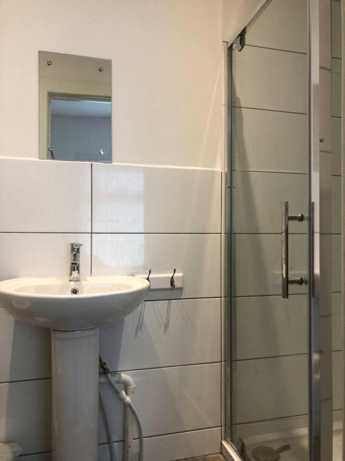 Lovely 4-Bed House In Anfield All En-Suite ลิเวอร์พูล ภายนอก รูปภาพ