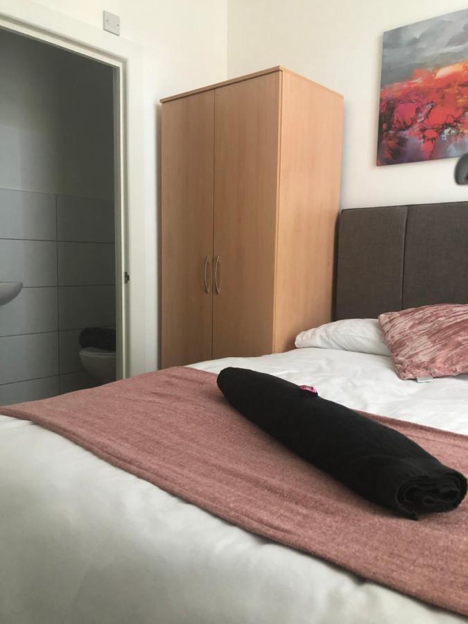 Lovely 4-Bed House In Anfield All En-Suite ลิเวอร์พูล ภายนอก รูปภาพ